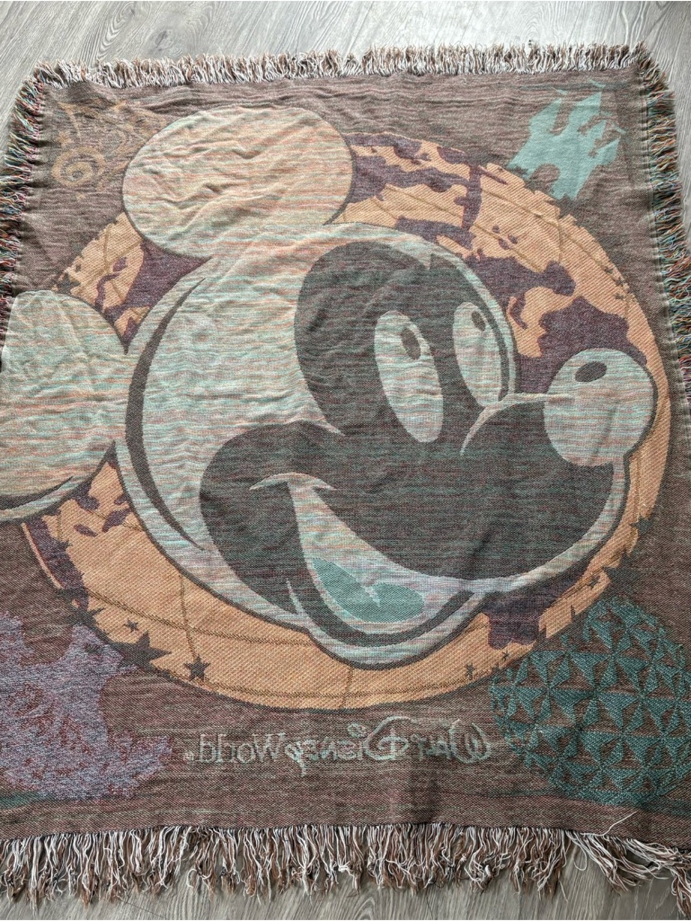 Walt Disney World Vintage Mickey Globe Woven Tapestry Throw 53” by 43” - Picture 4 of 8